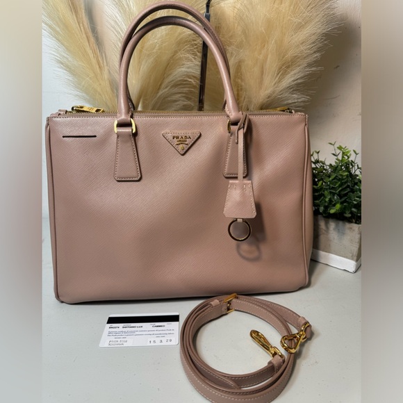 ❤️Prada Galleria Saffiano Leather Bag 2 way  Sacthel❤️ - Picture 3 of 16